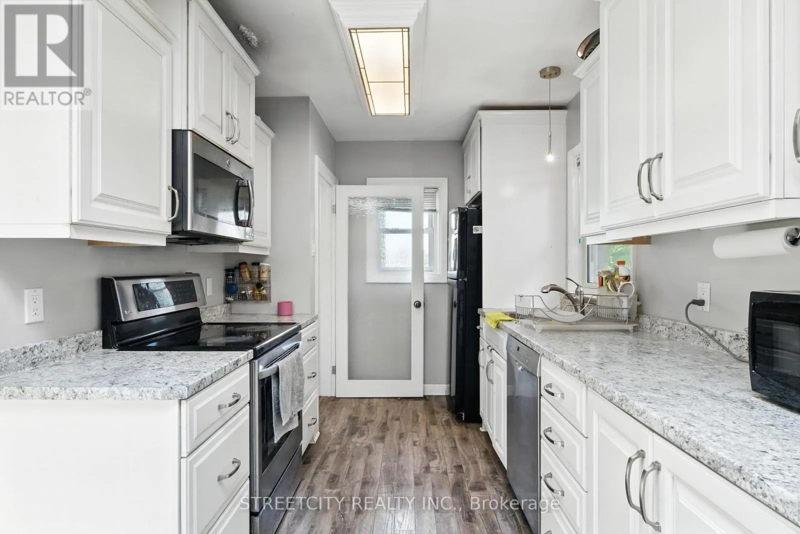 2257 TRAFALGAR STREET