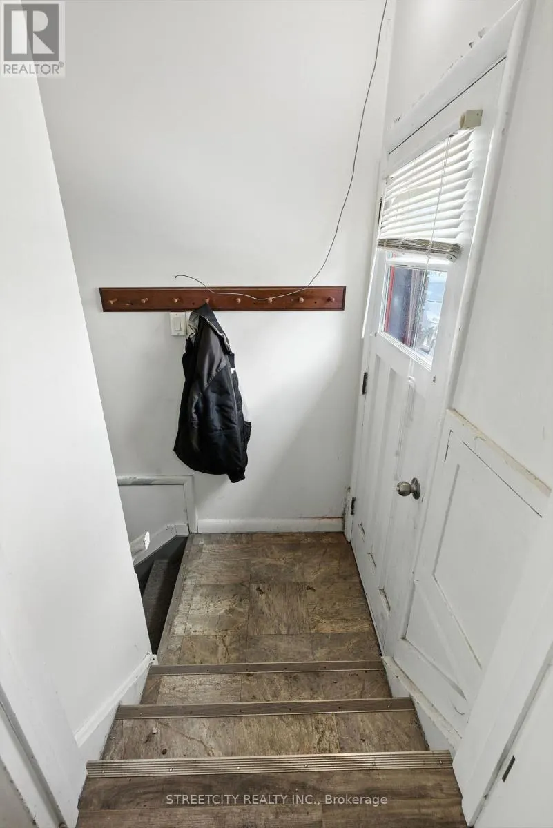 2257 TRAFALGAR STREET