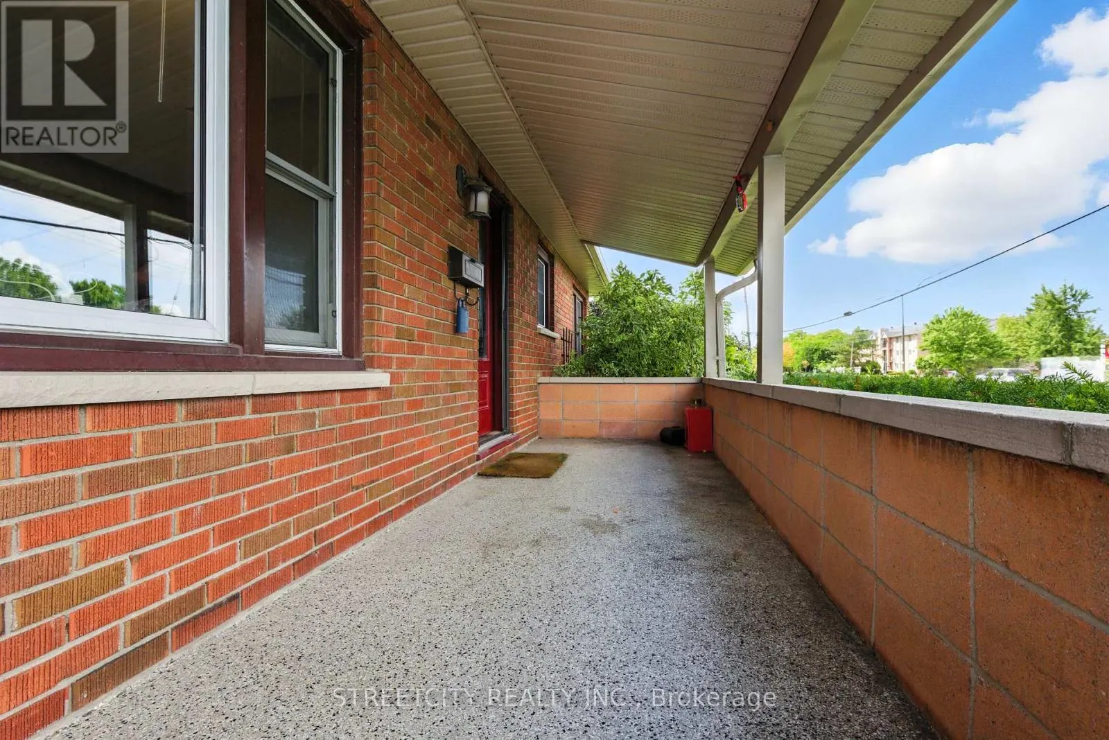 2257 TRAFALGAR STREET