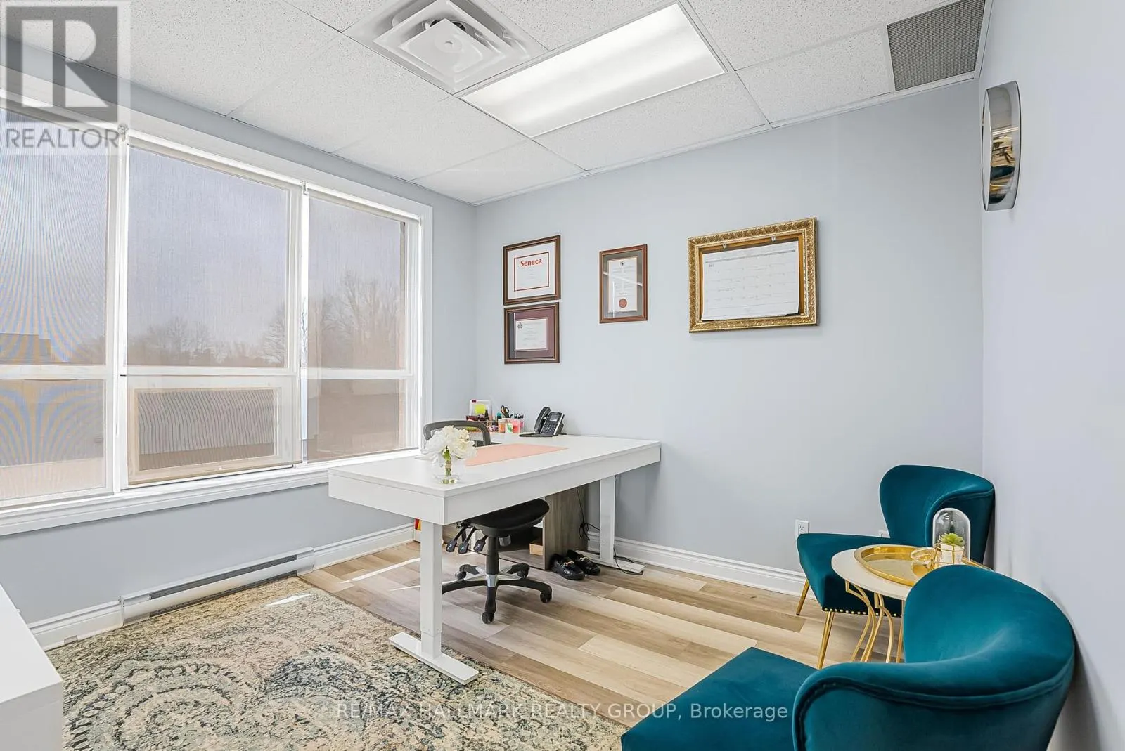 F2 - 160 TERENCE MATTHEWS CRESCENT