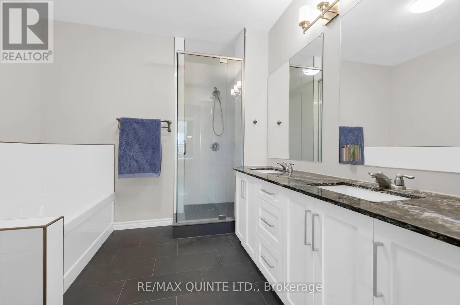 410 - 199 FRONT STREET, #410