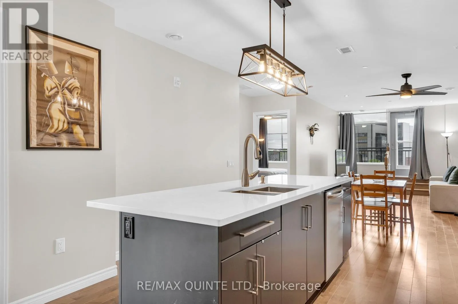 410 - 199 FRONT STREET, #410