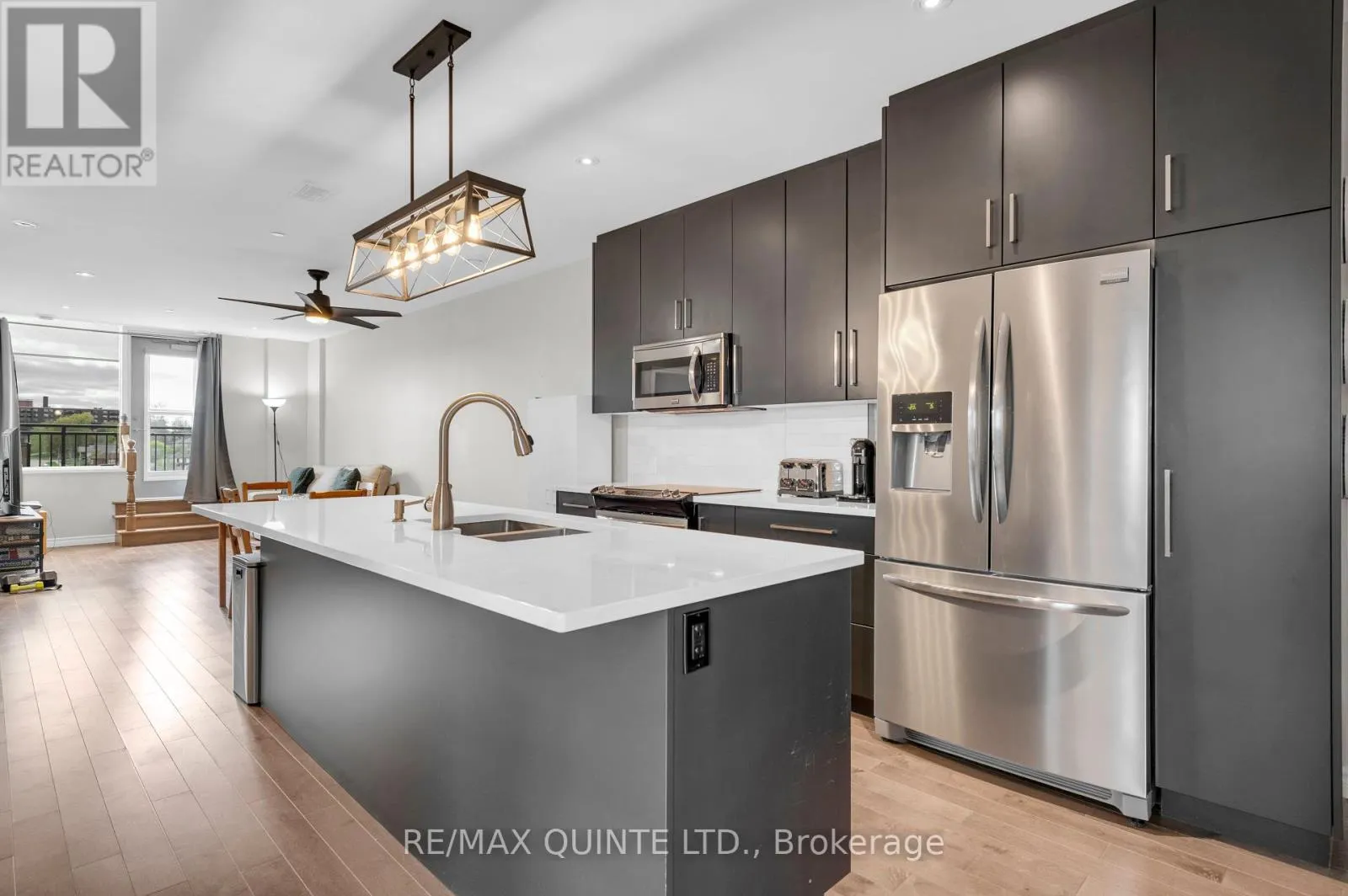 410 - 199 FRONT STREET, #410
