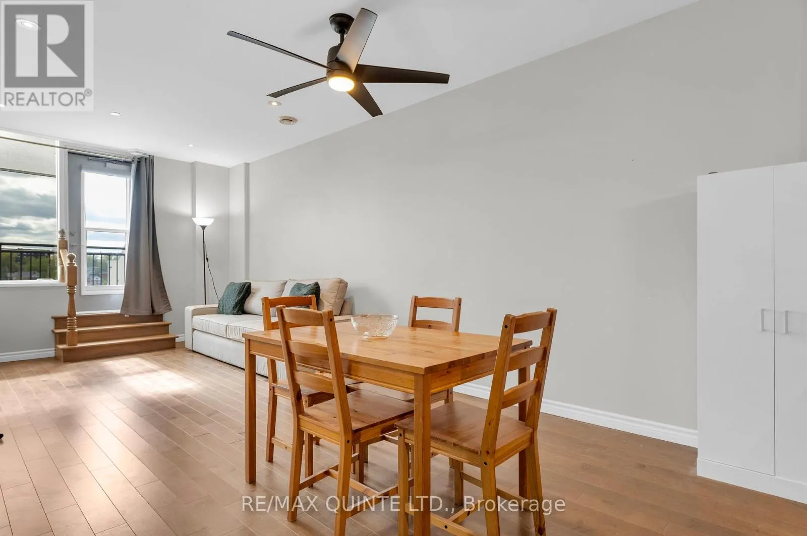 410 - 199 FRONT STREET, #410