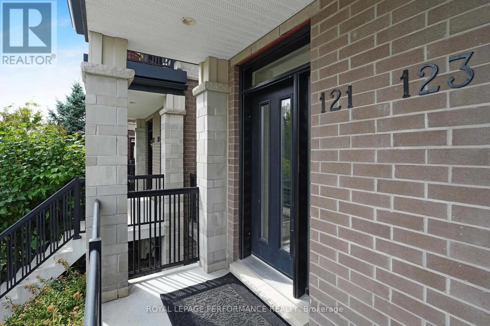 53 - 121 POPLIN STREET