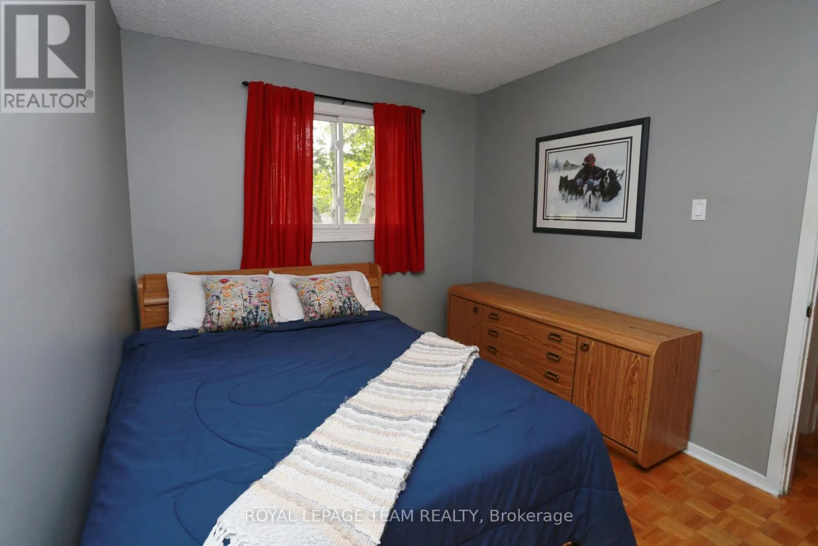82 MAITLAND STREET S