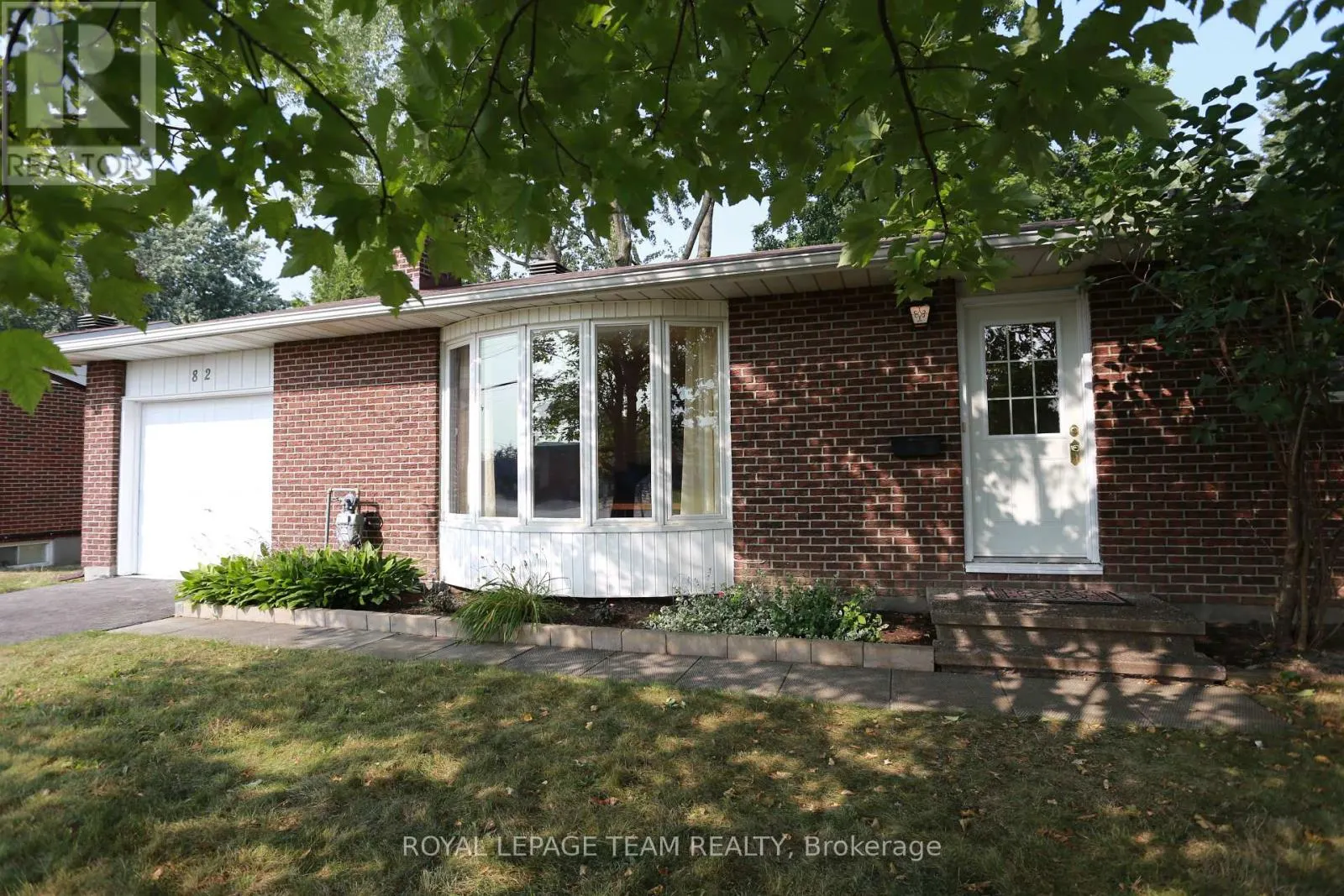 82 MAITLAND STREET S