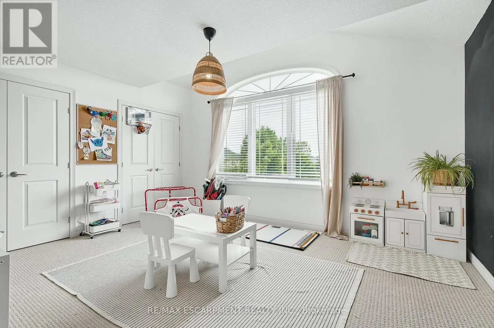 4884 ALLAN COURT