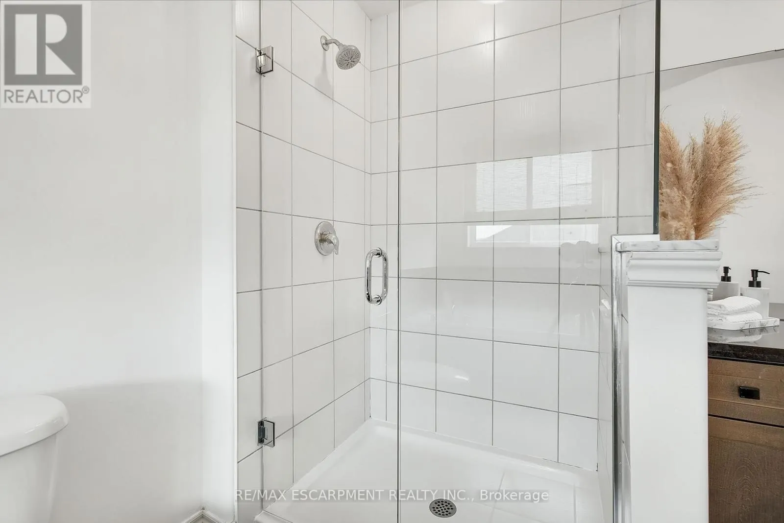 4884 ALLAN COURT