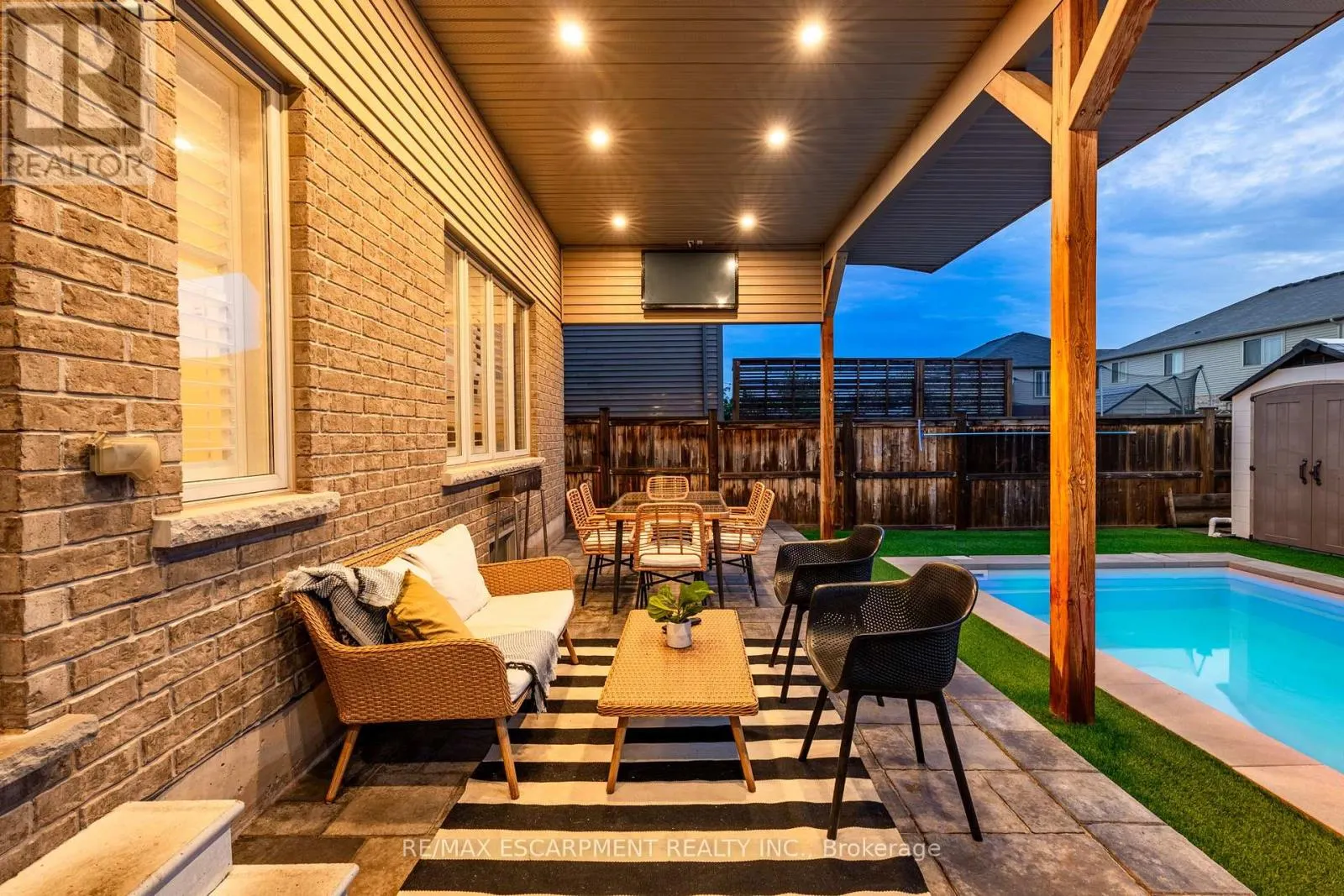 4884 ALLAN COURT