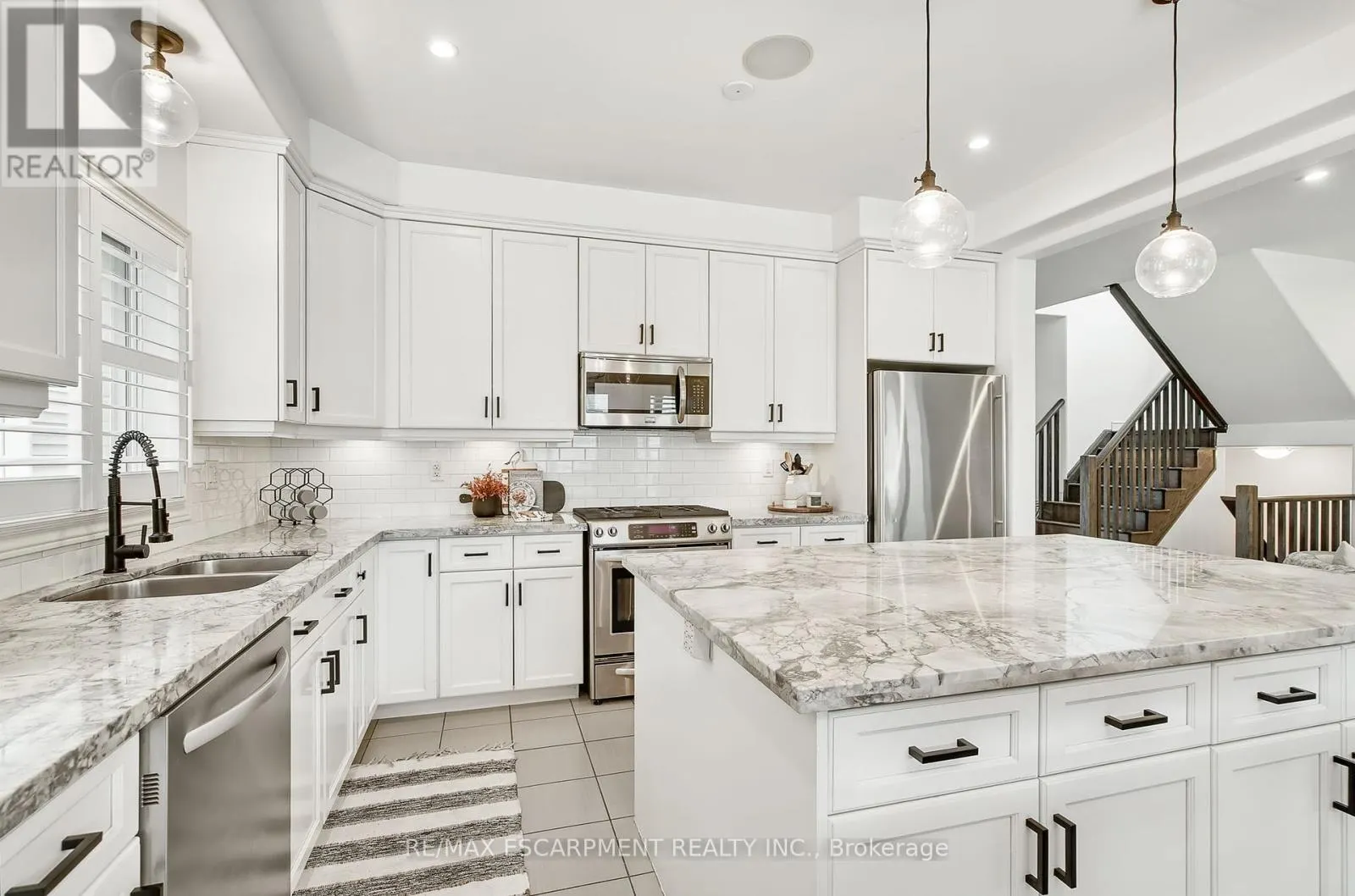 4884 ALLAN COURT