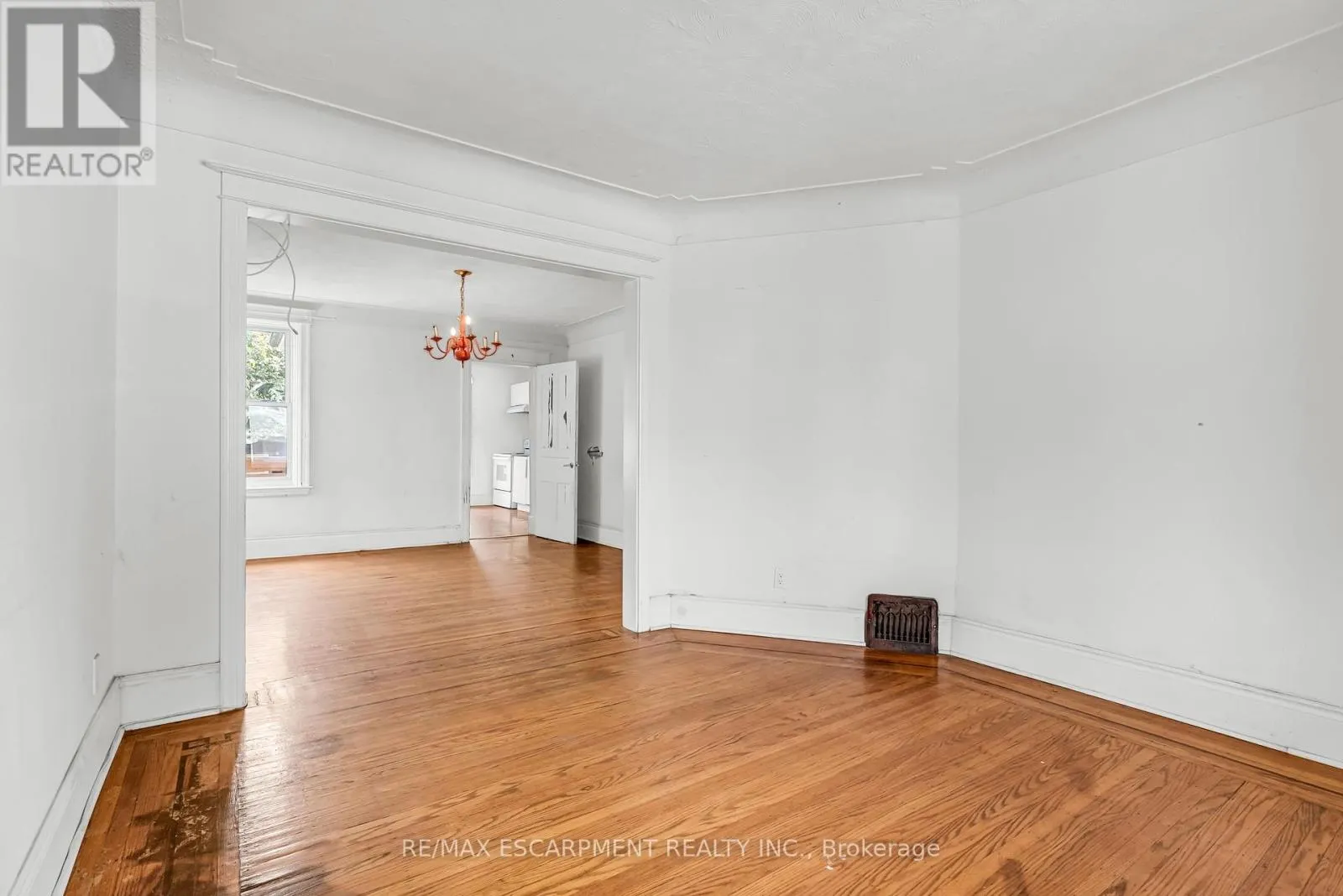 170 GROSVENOR AVENUE N