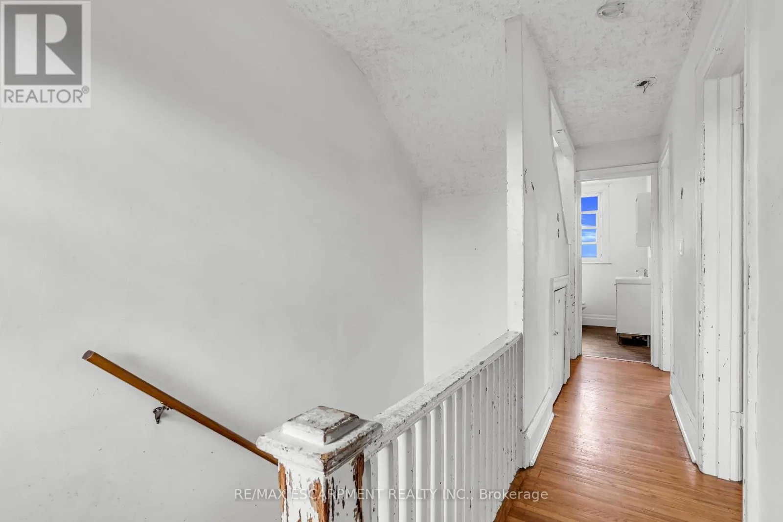 170 GROSVENOR AVENUE N