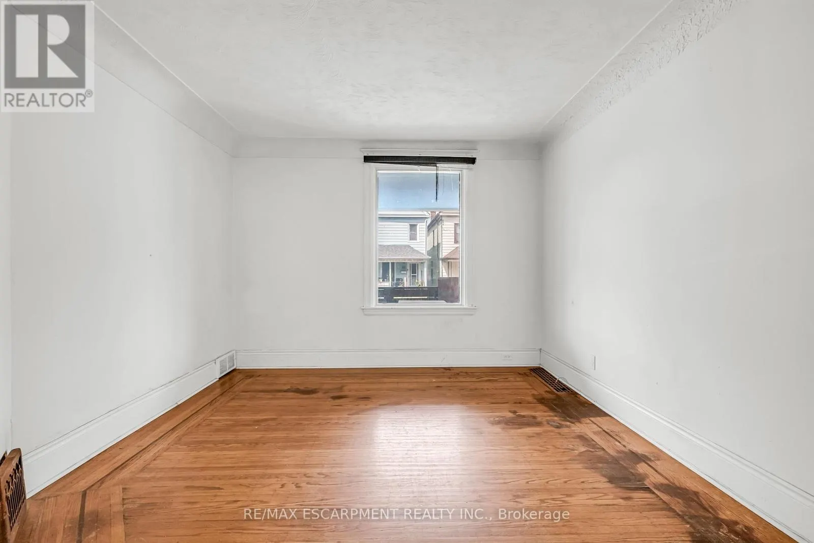 170 GROSVENOR AVENUE N