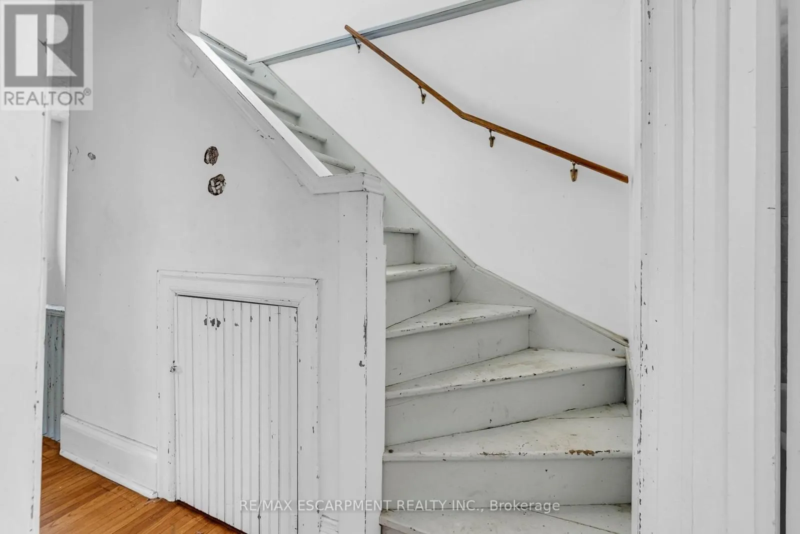 170 GROSVENOR AVENUE N