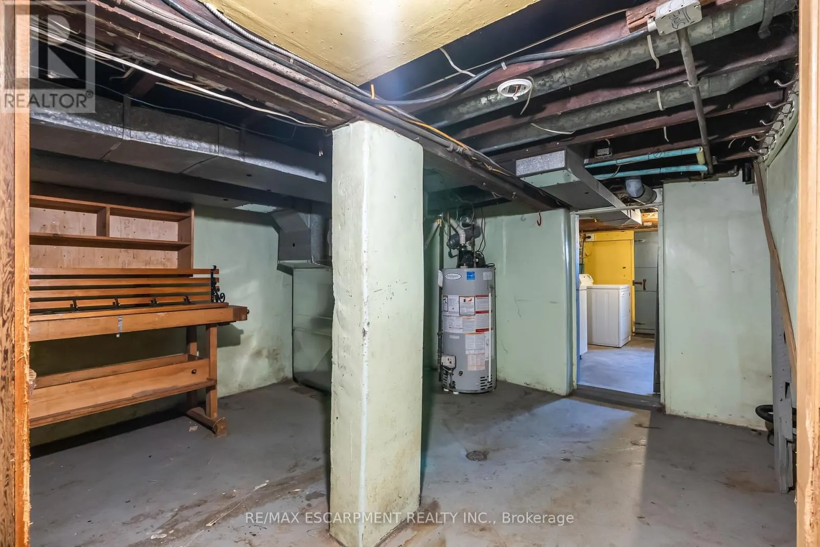 170 GROSVENOR AVENUE N