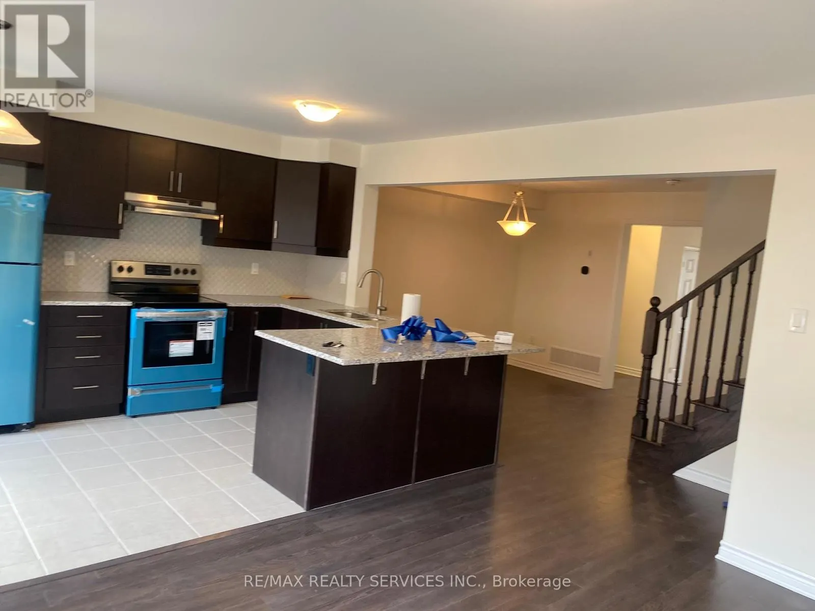 18 - 455 GUELPH AVENUE