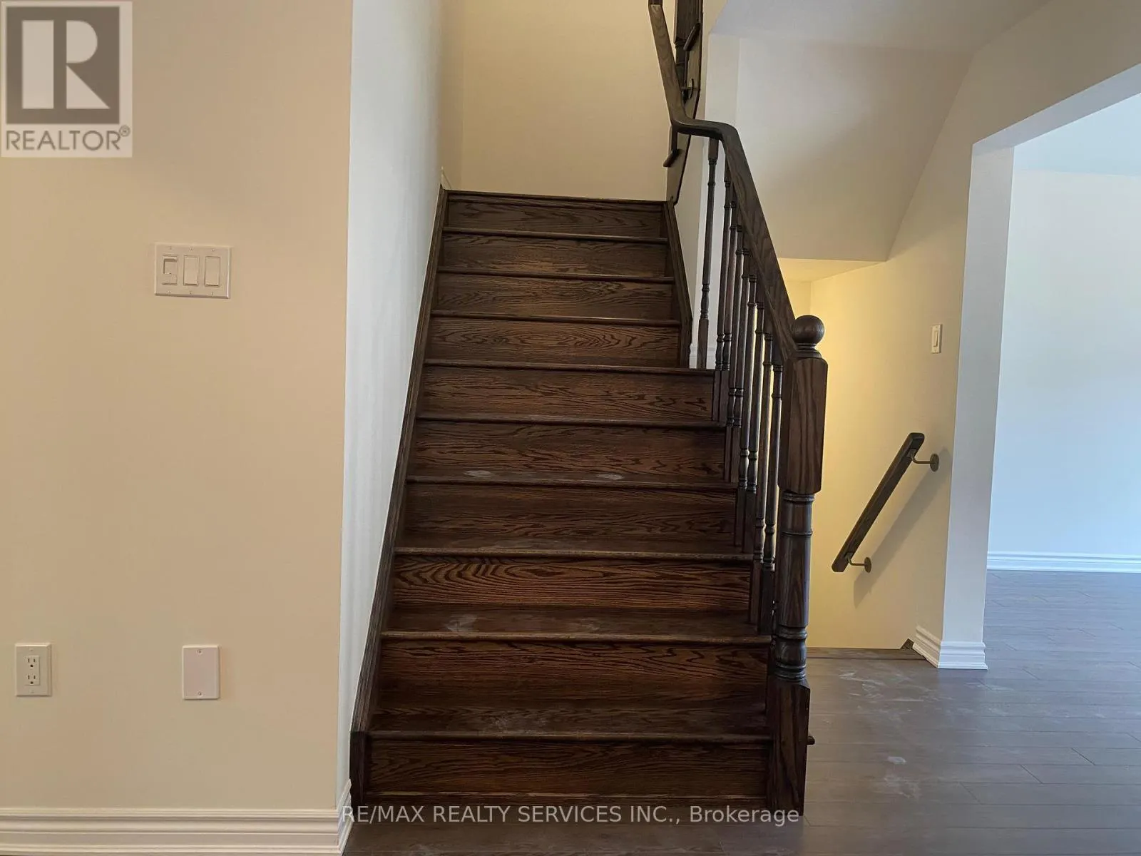 18 - 455 GUELPH AVENUE