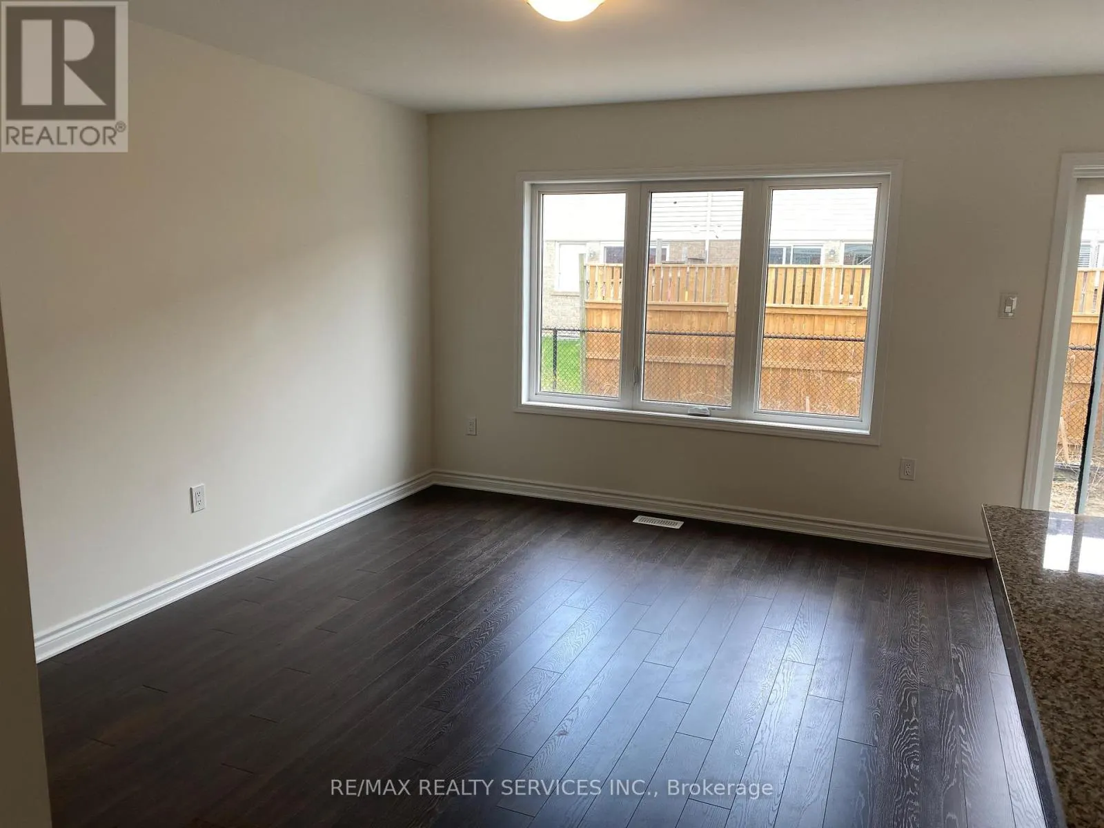 18 - 455 GUELPH AVENUE
