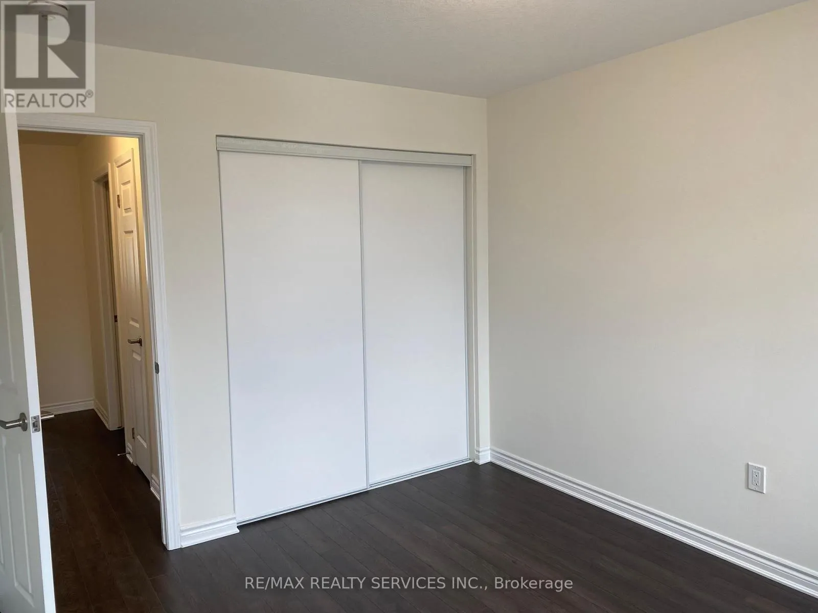 18 - 455 GUELPH AVENUE