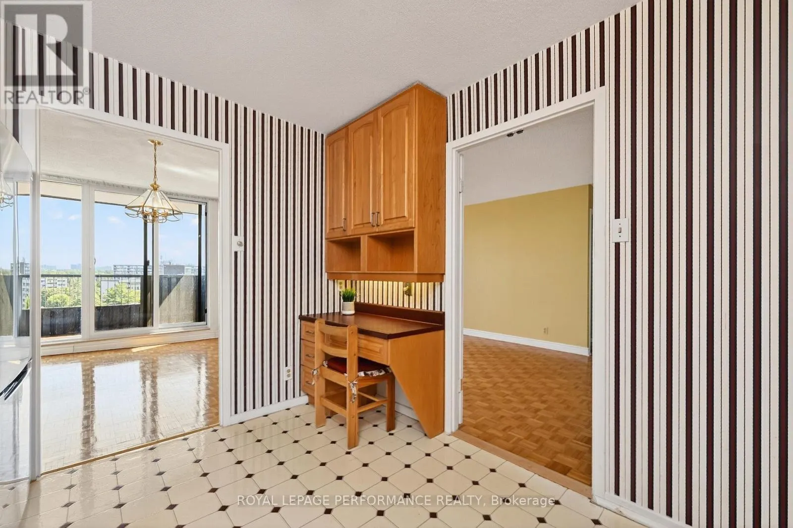 809 - 2951 RIVERSIDE DRIVE
