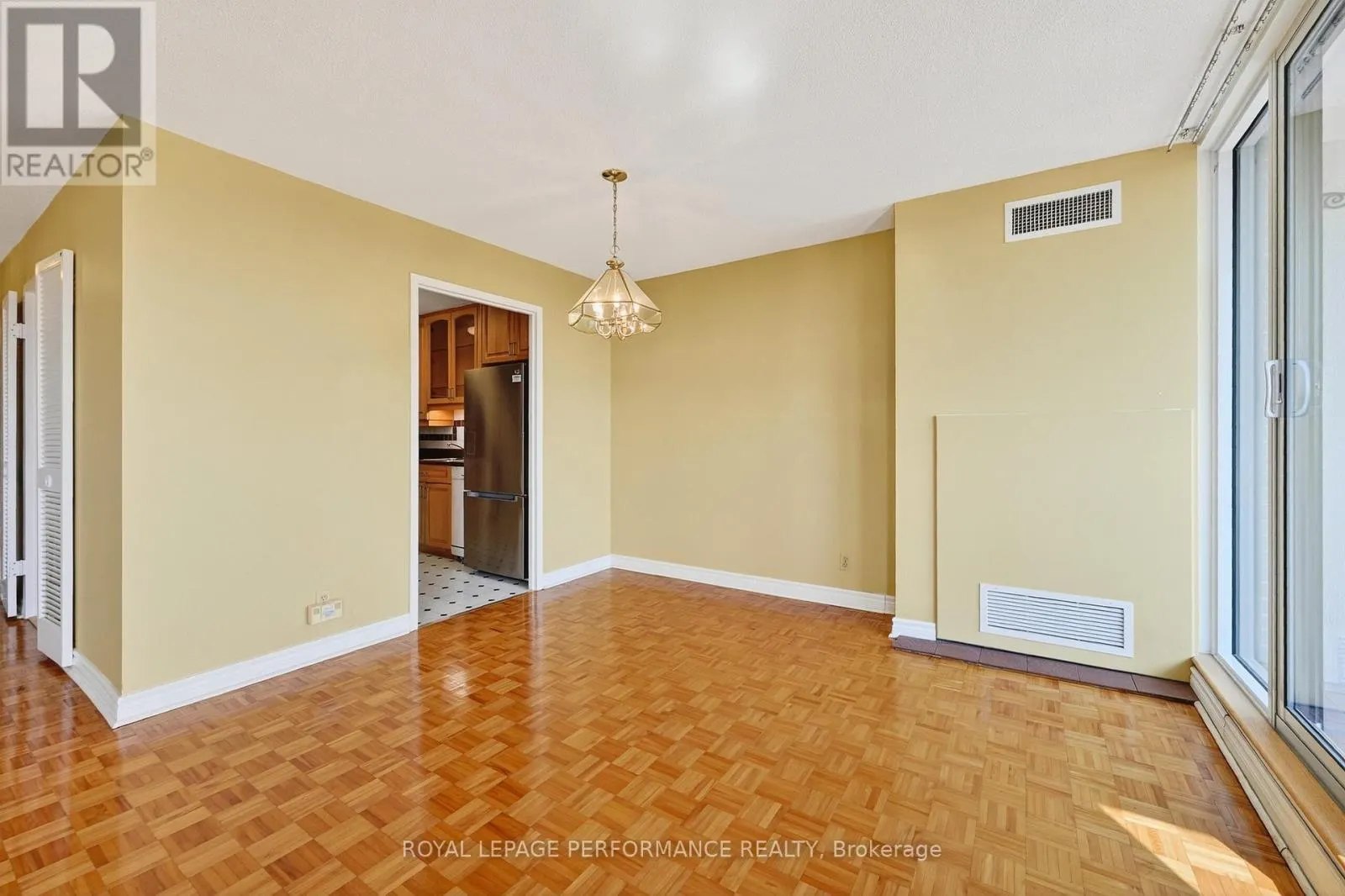 809 - 2951 RIVERSIDE DRIVE