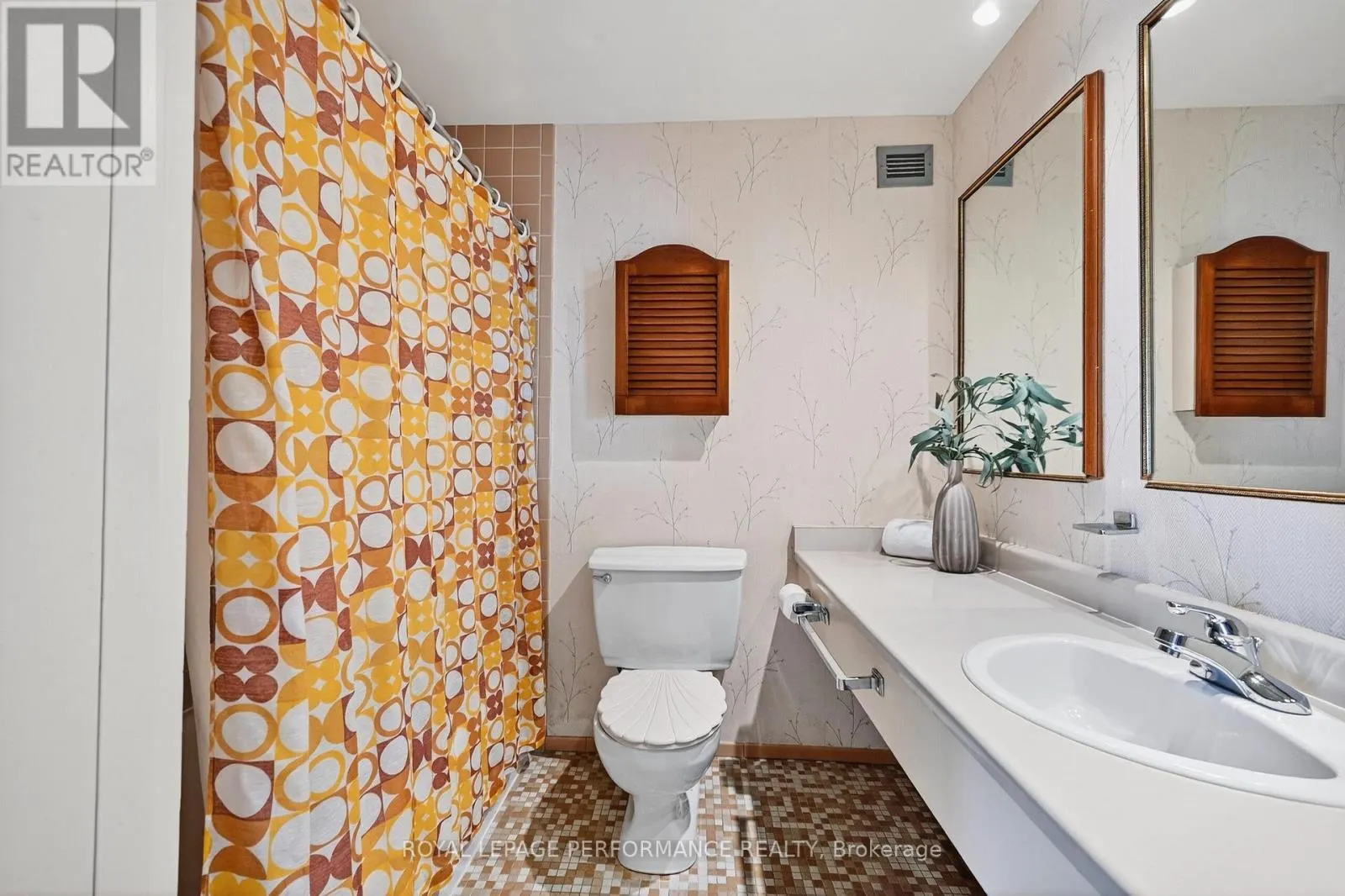 809 - 2951 RIVERSIDE DRIVE