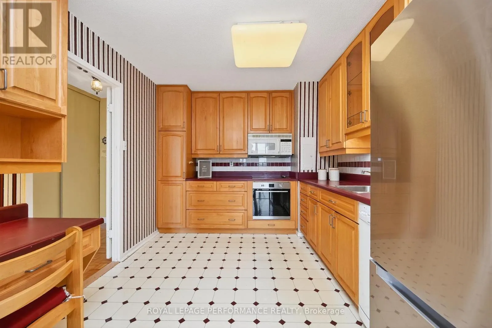 809 - 2951 RIVERSIDE DRIVE