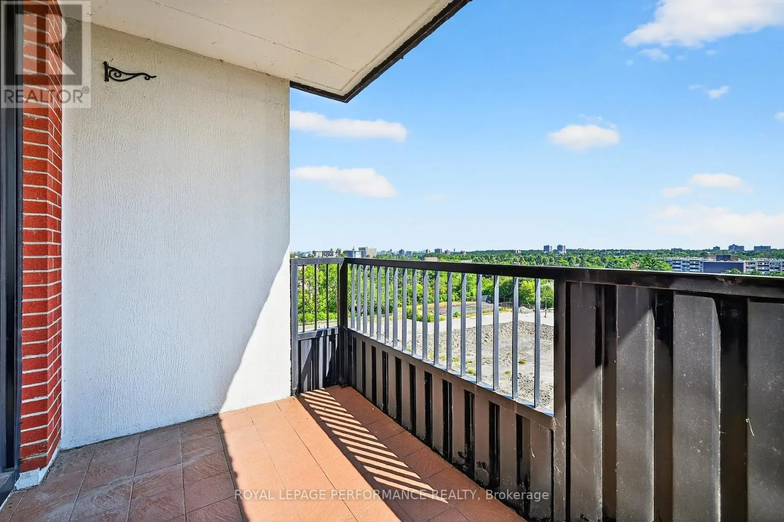 809 - 2951 RIVERSIDE DRIVE