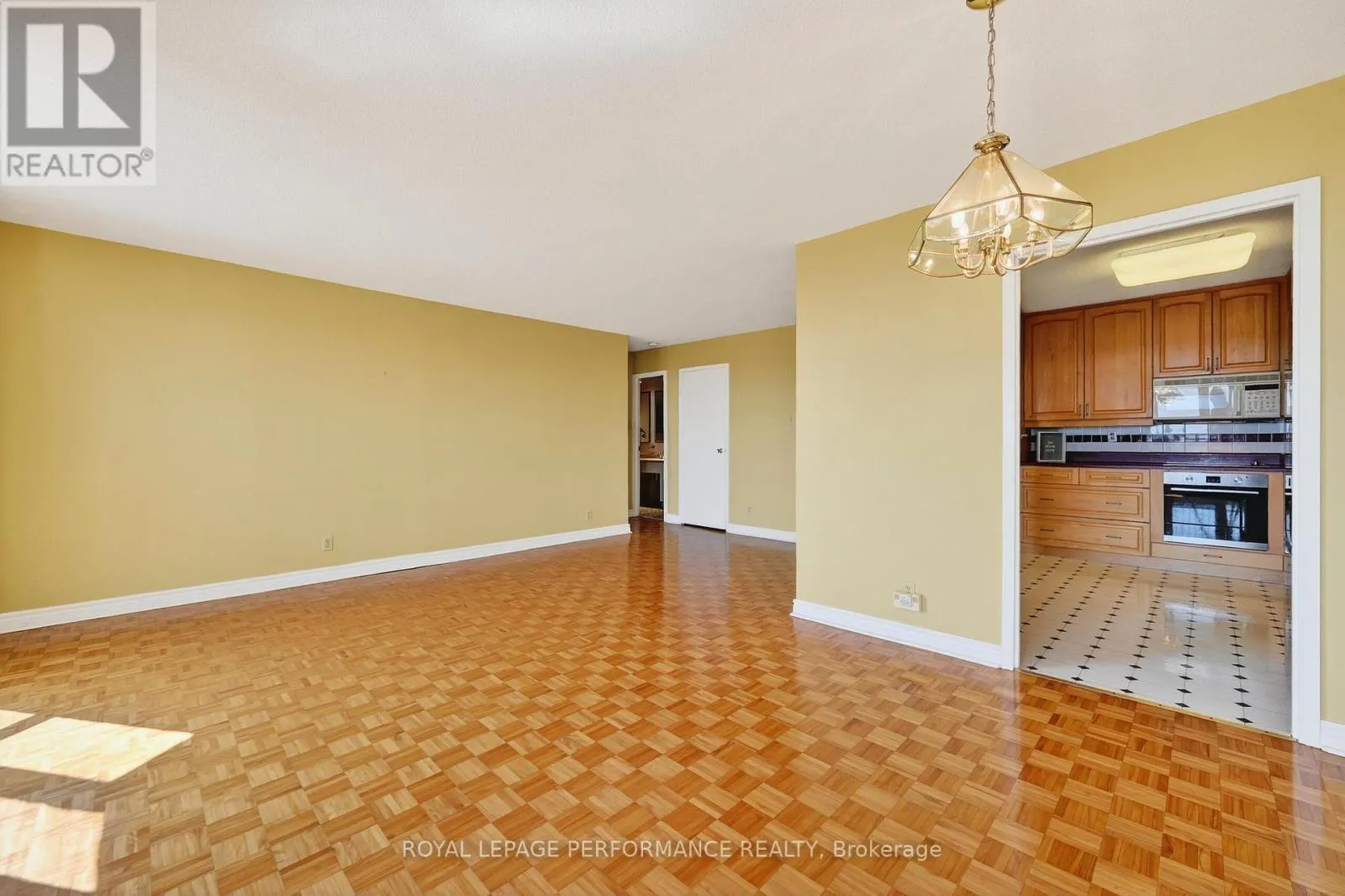 809 - 2951 RIVERSIDE DRIVE