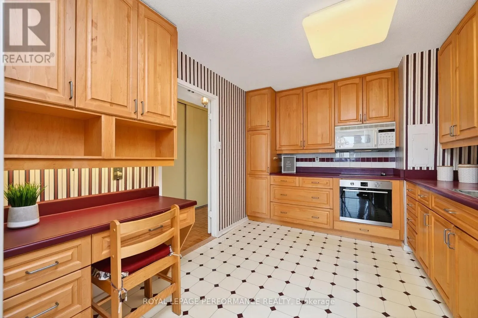 809 - 2951 RIVERSIDE DRIVE