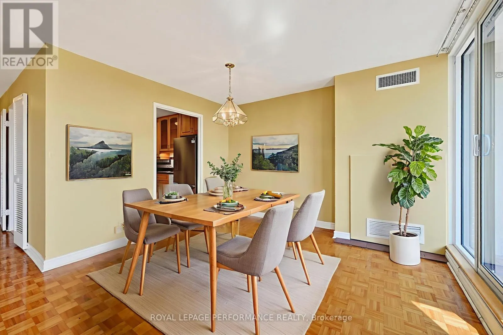 809 - 2951 RIVERSIDE DRIVE