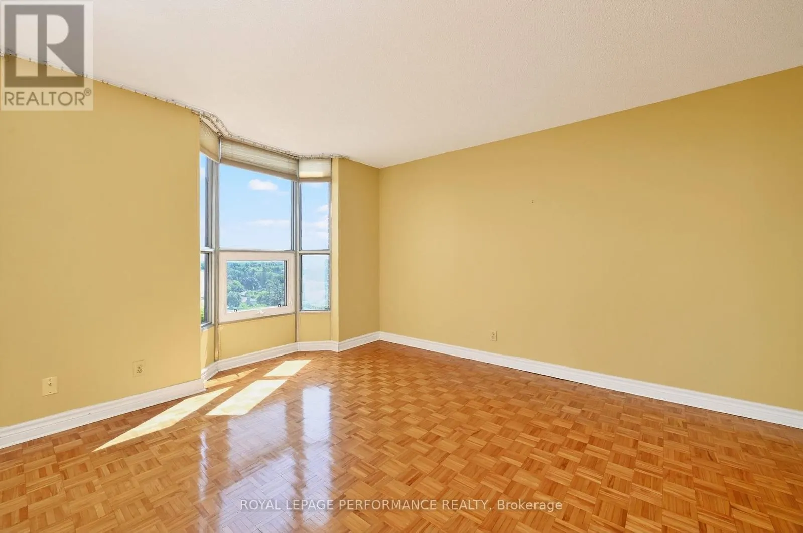 809 - 2951 RIVERSIDE DRIVE