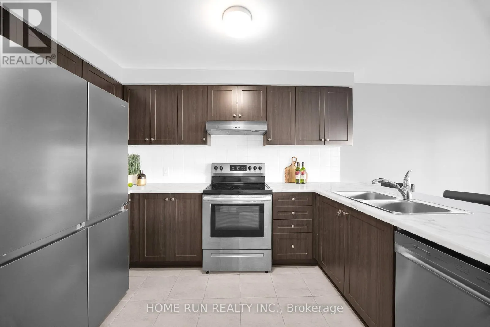 127 UNITY PLACE