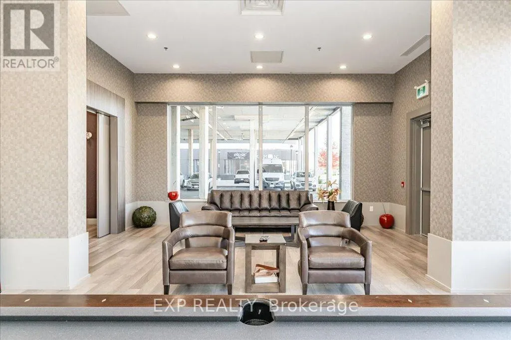 707 - 550 NORTH SERVICE ROAD