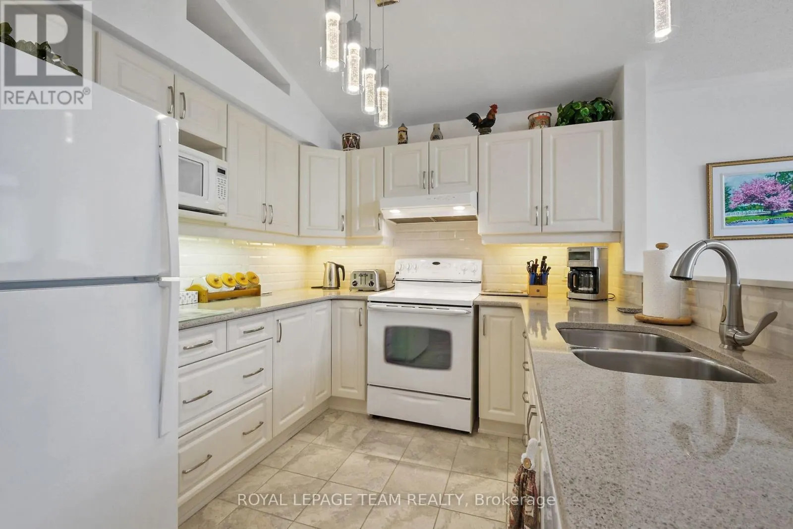 20 PEREGRINE CRESCENT