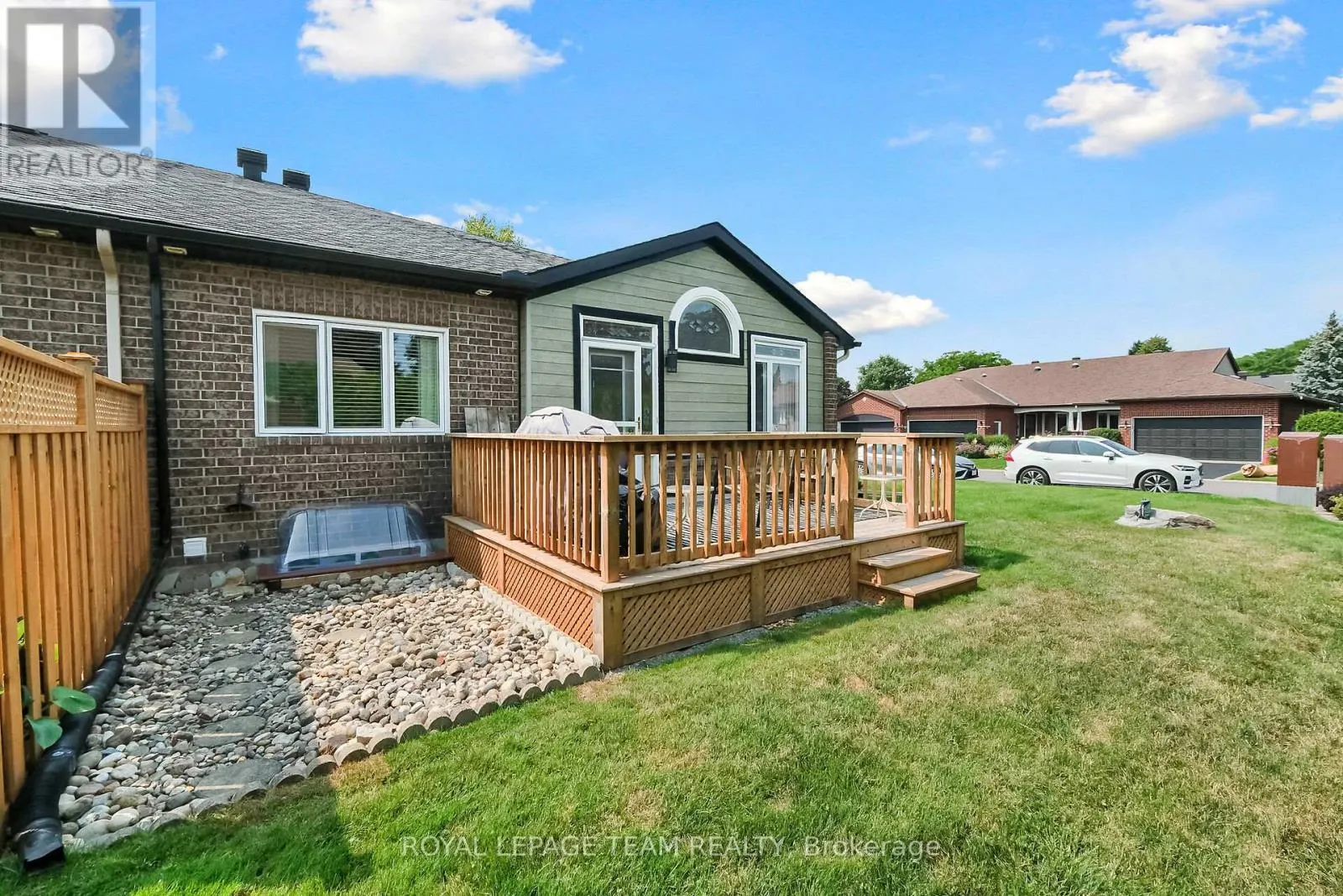 20 PEREGRINE CRESCENT