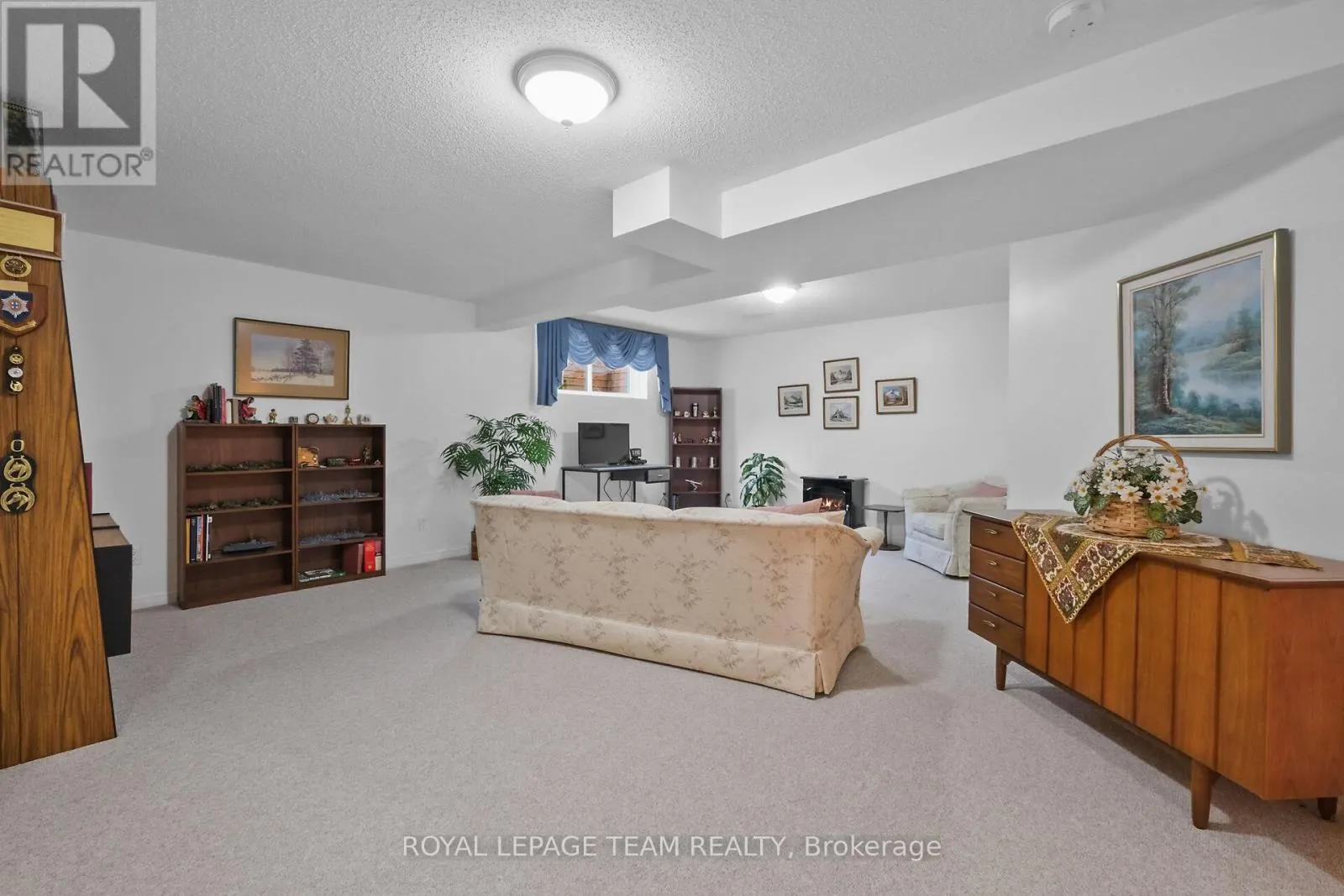 20 PEREGRINE CRESCENT