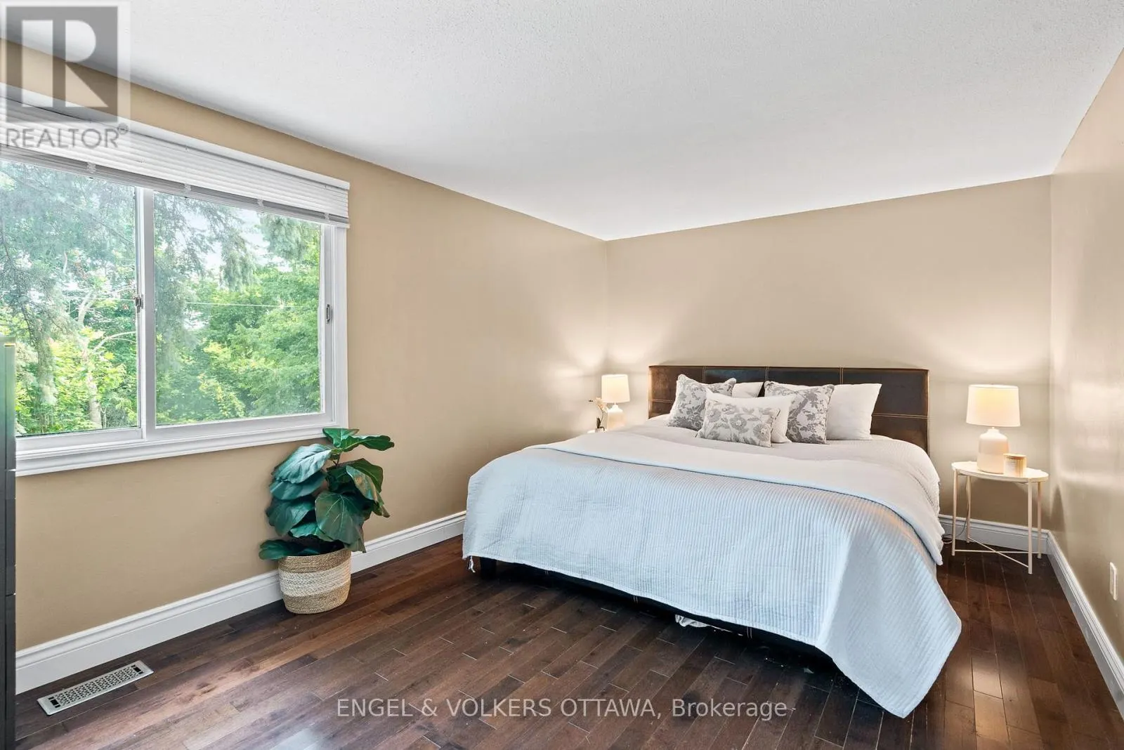 42 HENFIELD AVENUE