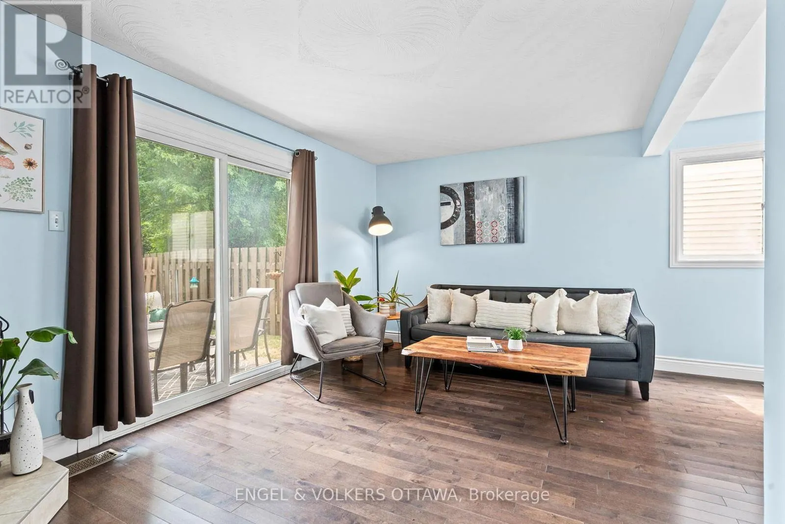42 HENFIELD AVENUE