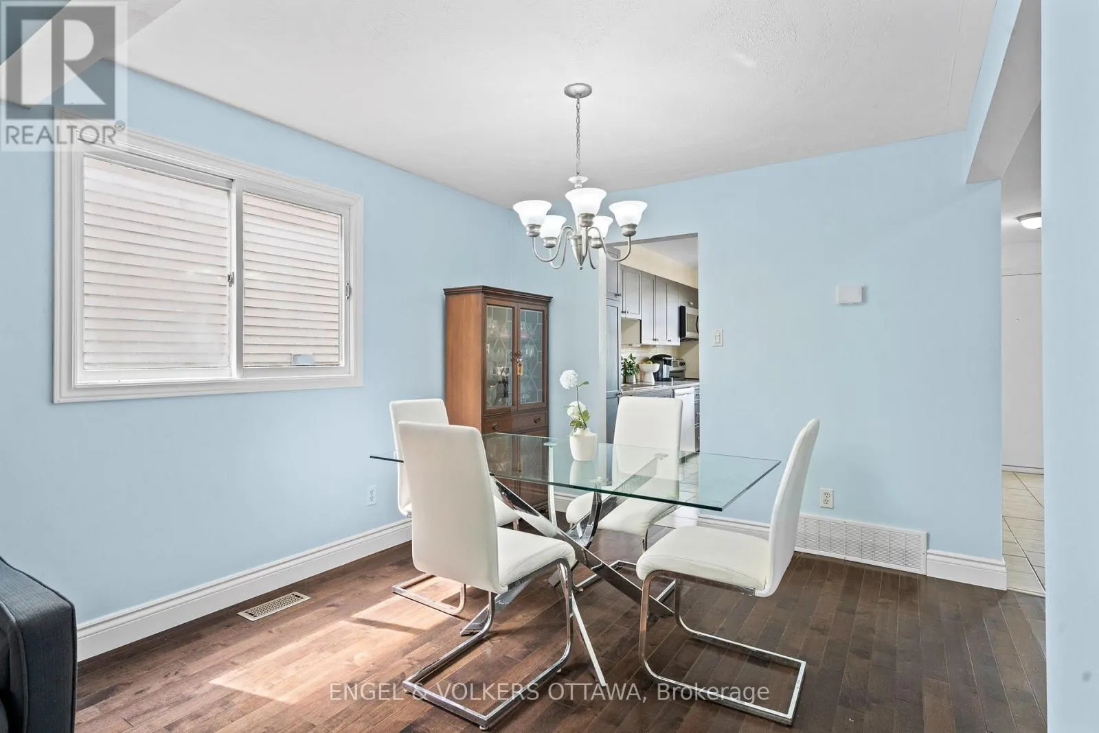 42 HENFIELD AVENUE