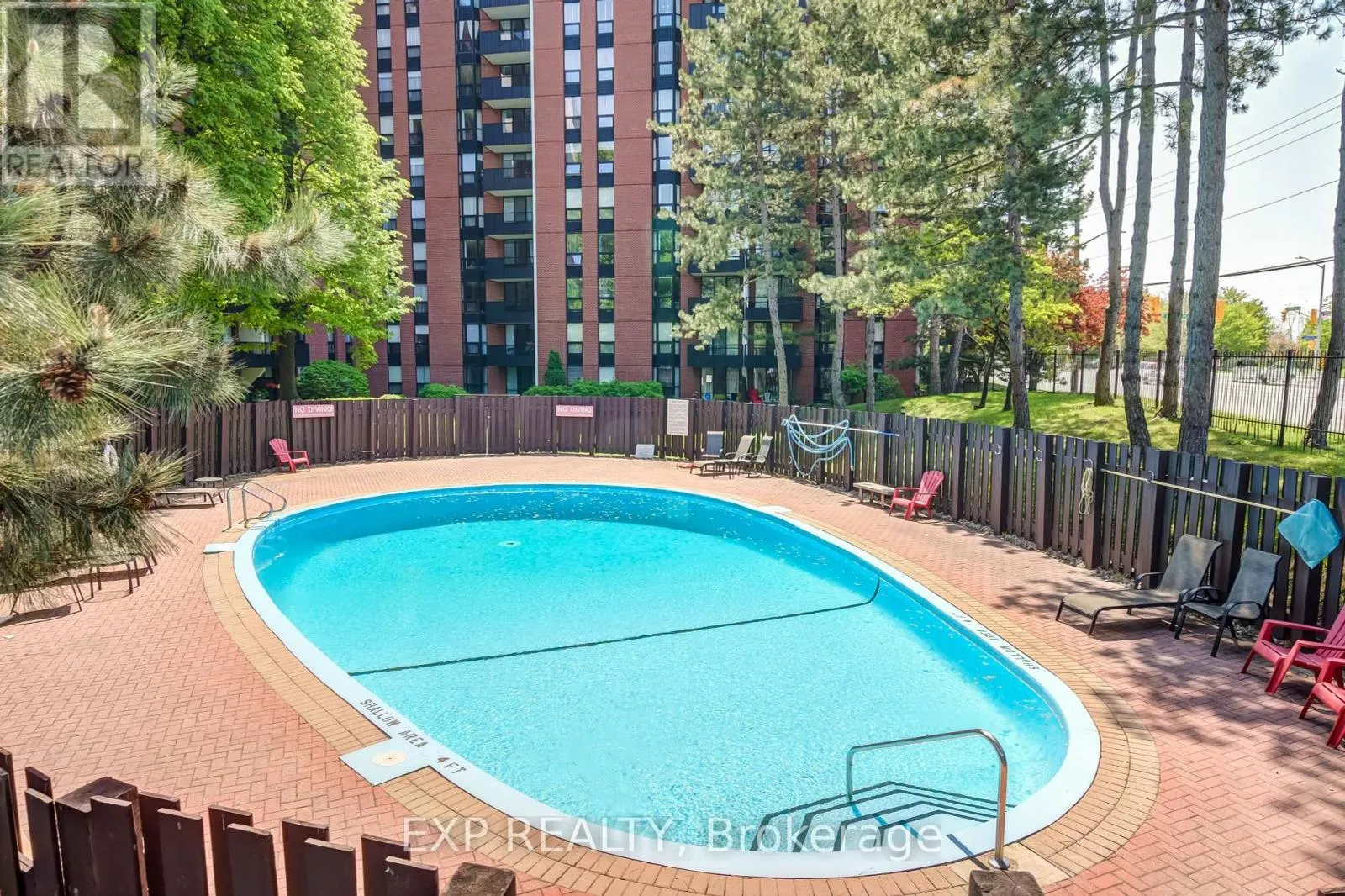 211 - 2951 RIVERSIDE DRIVE