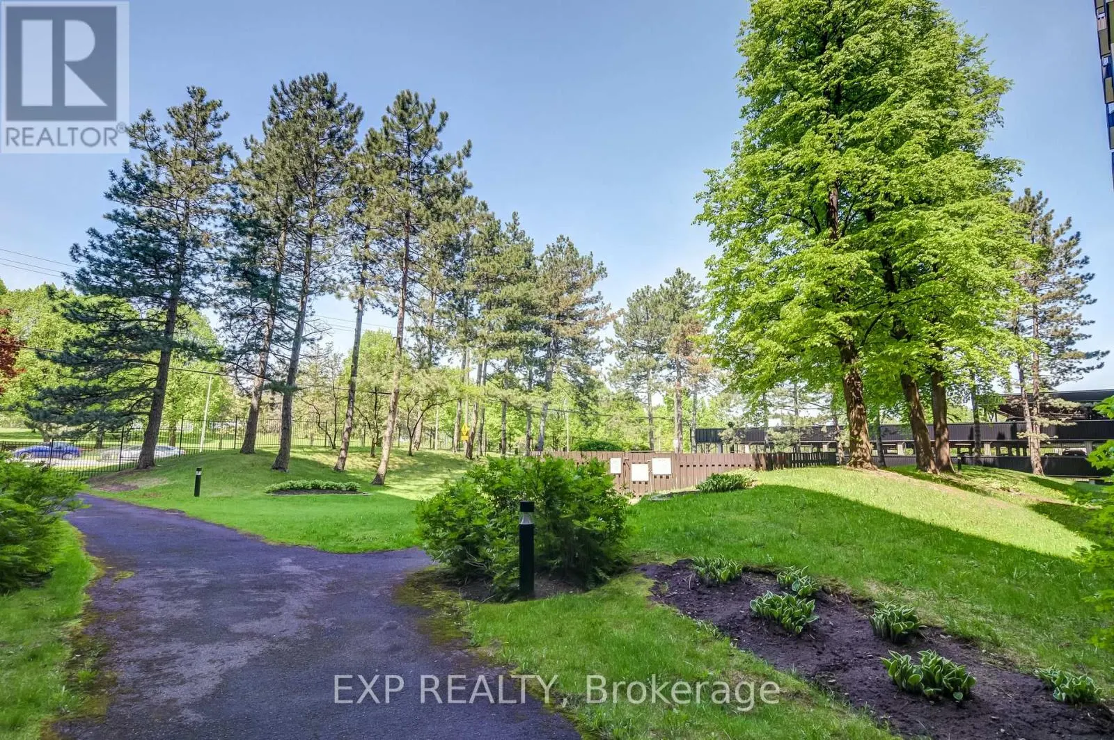 211 - 2951 RIVERSIDE DRIVE