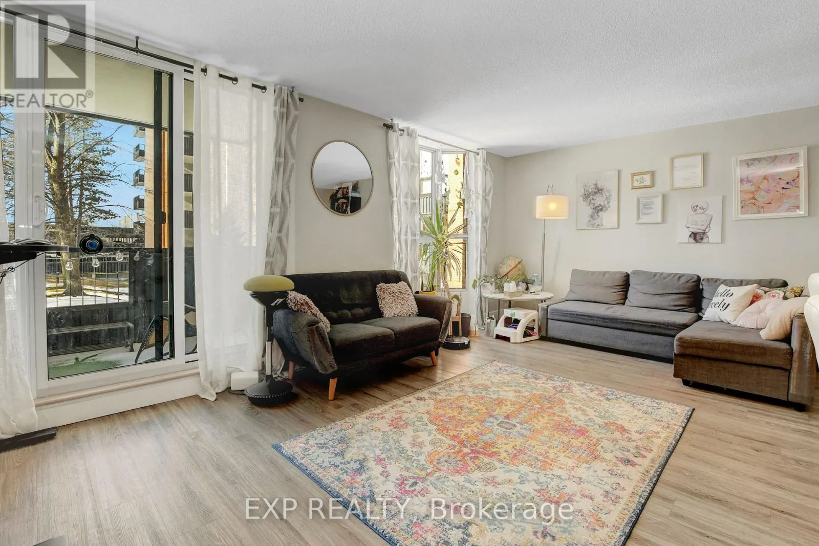 211 - 2951 RIVERSIDE DRIVE