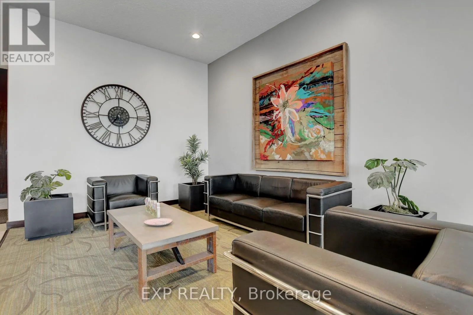 211 - 2951 RIVERSIDE DRIVE