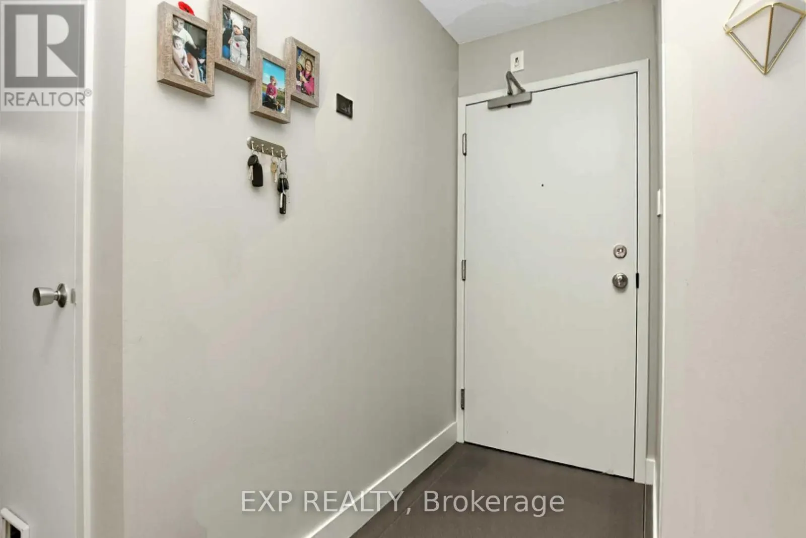 211 - 2951 RIVERSIDE DRIVE