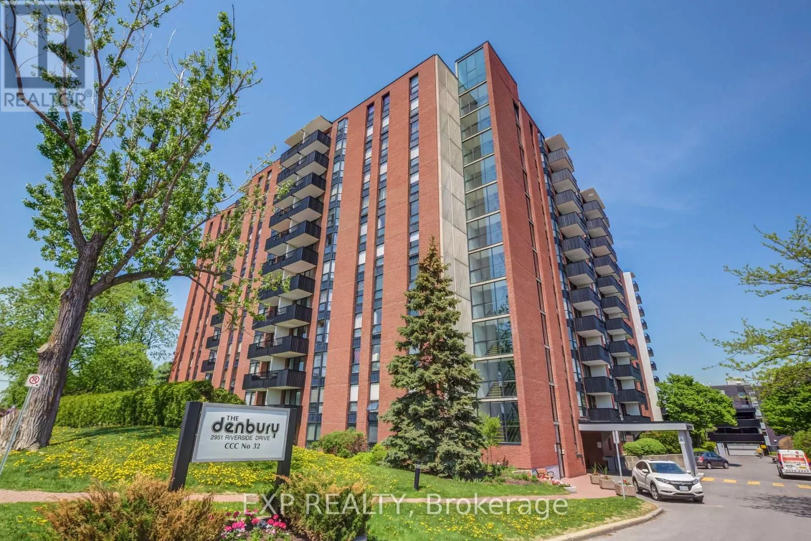 211 - 2951 RIVERSIDE DRIVE