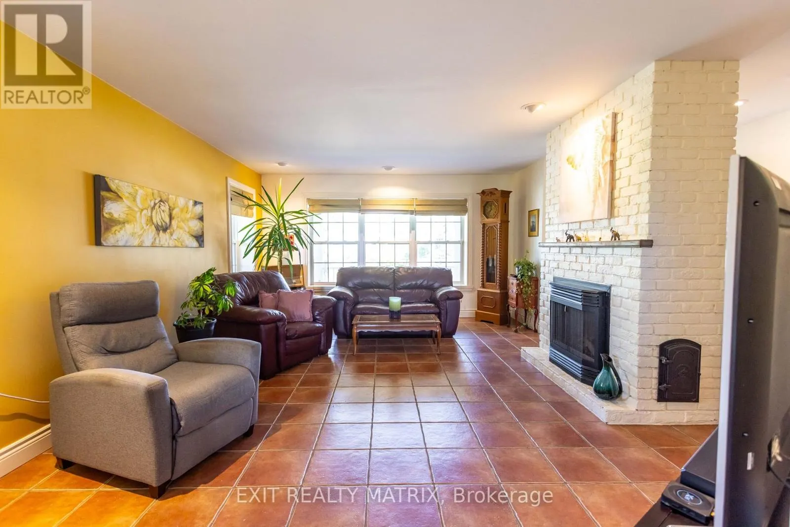 20306 LOCHIEL STREET W