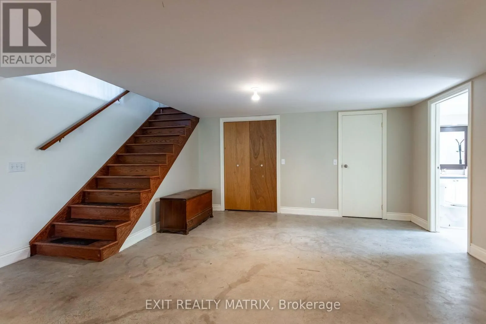 20306 LOCHIEL STREET W