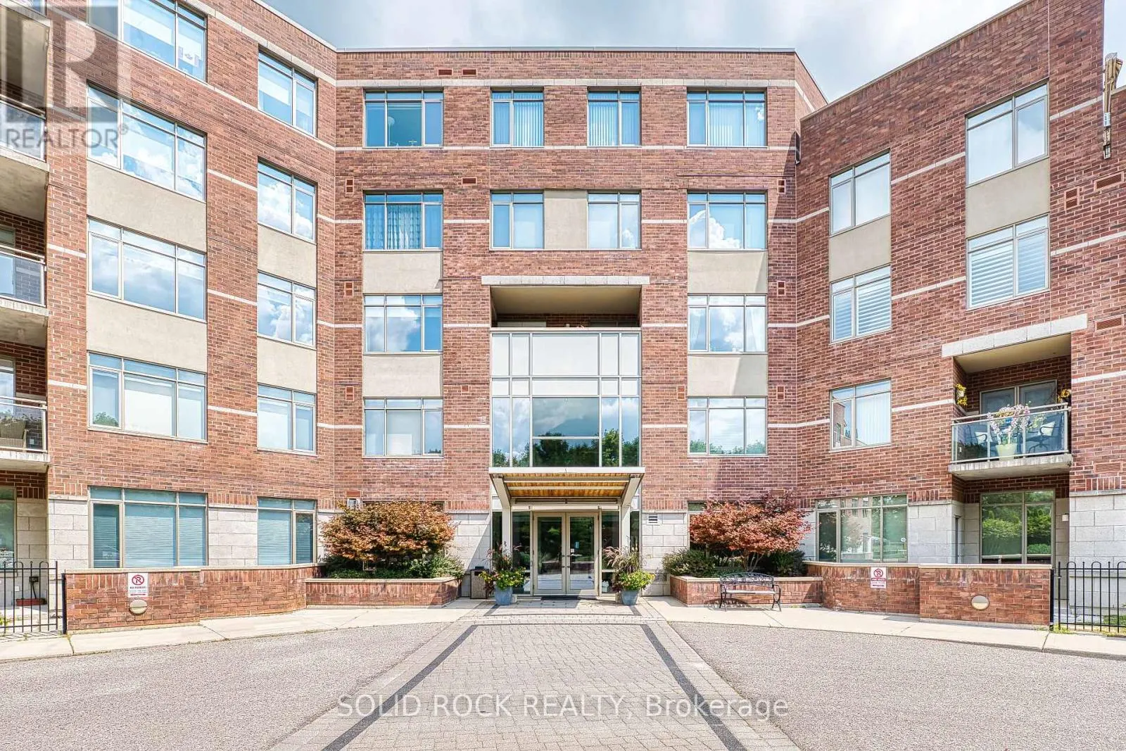 103 - 400 ROMEO STREET N
